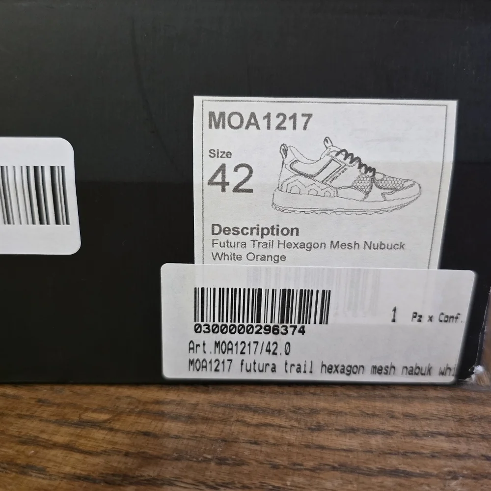 MOA Master of Arts Sneakers Futura Trail Hexagon White Orange NIB Size 8.5